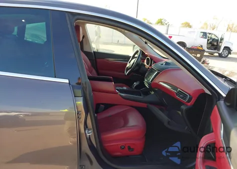 2019 Maserati Levante z USA, uszkodzony, nr VIN ZN661XUA0KX320561